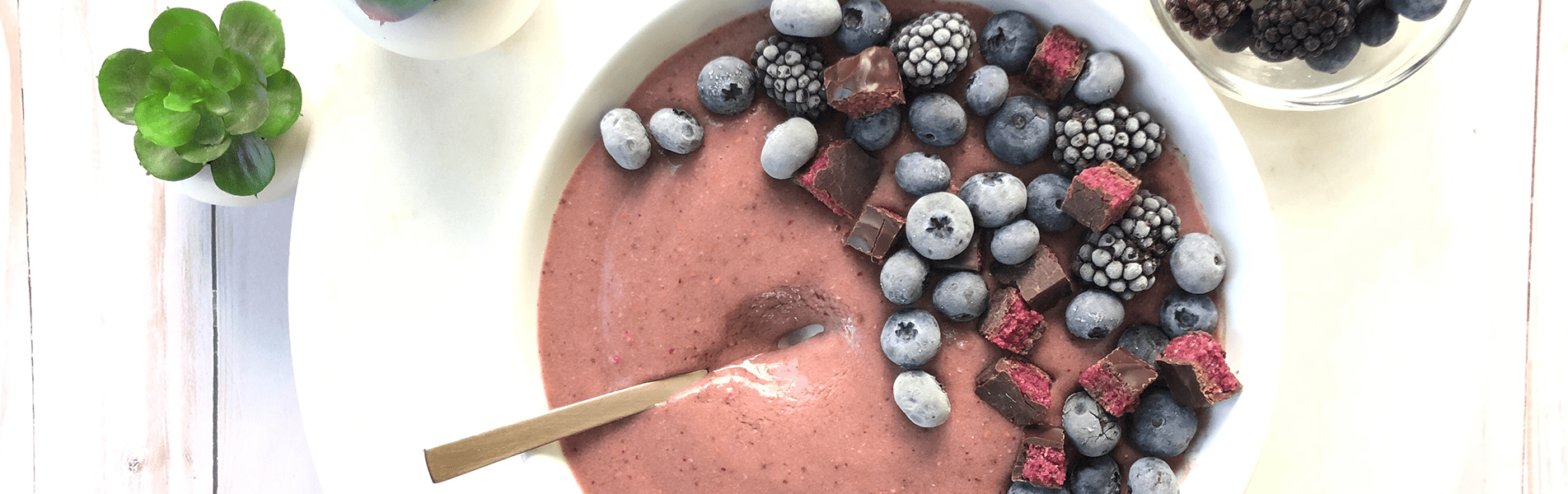 Mixed Berry Beauty-Boosting Smoothie Bowl